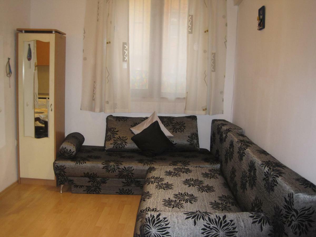 Apartment Nadejda Varna Exteriör bild